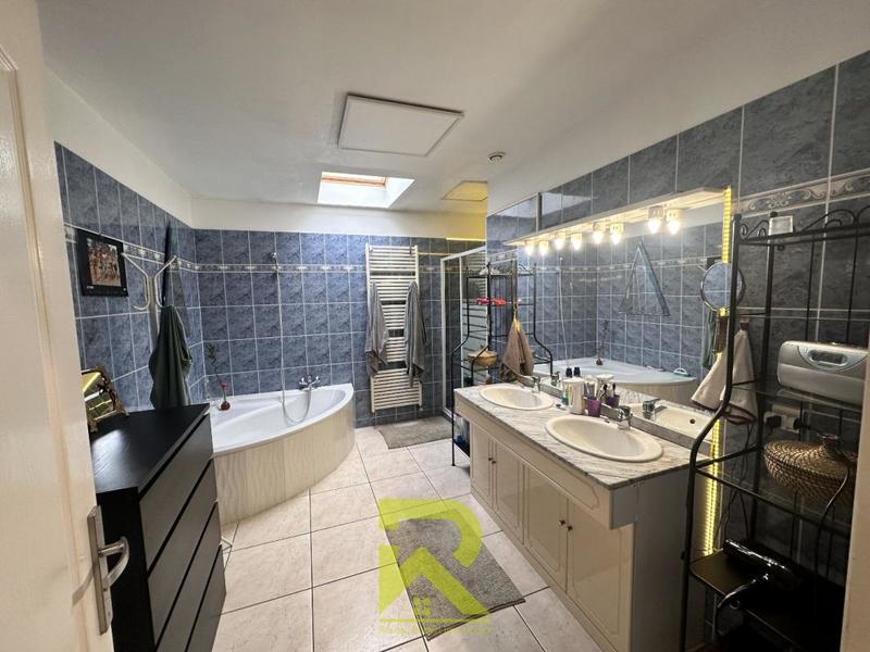 Appartement - 164 m² - 4 pièces