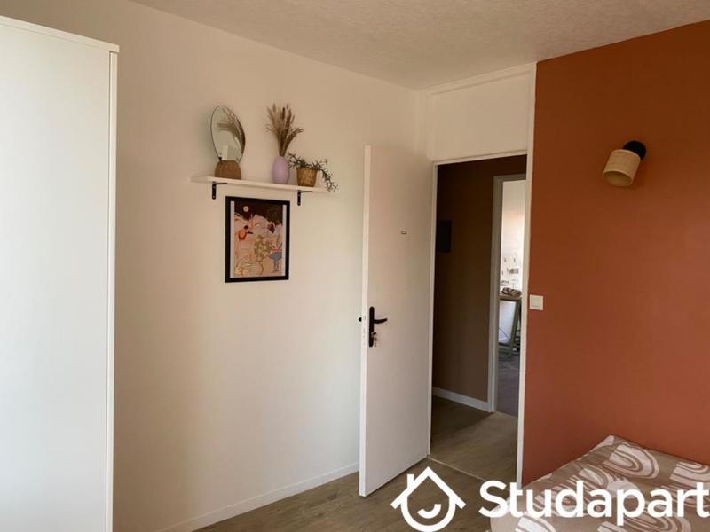 Chambre - 10 m² - 1 pièce