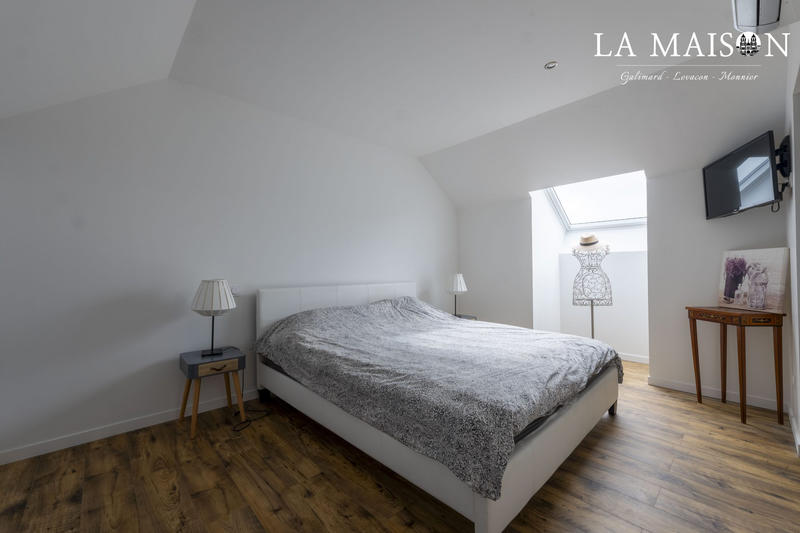 Maison traditionnelle - 160 m² - 7 pièces