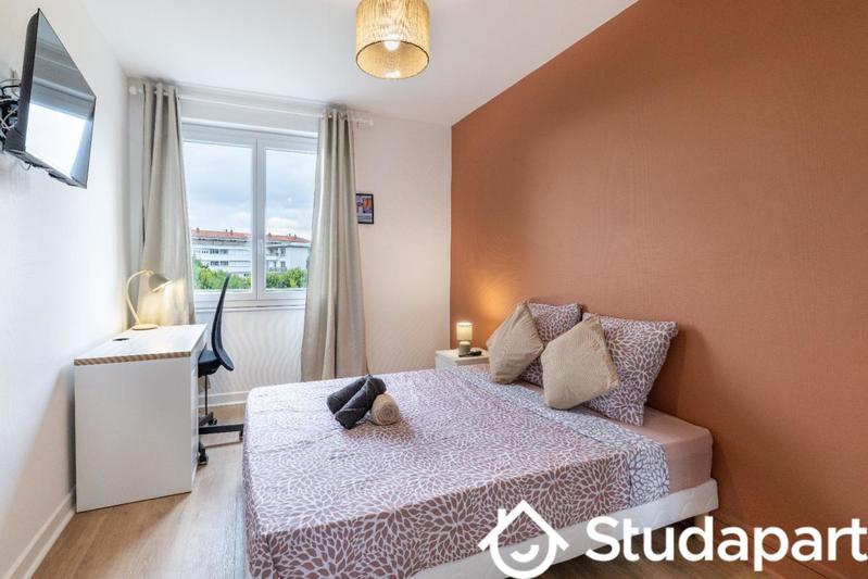 Chambre - 11 m² - 1 pièce