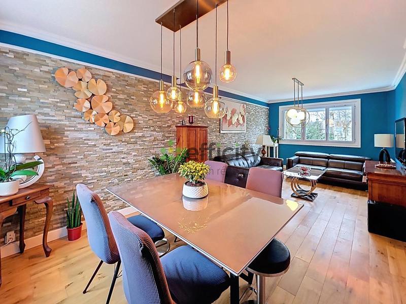 Maison - 95 m² - 6 pièces