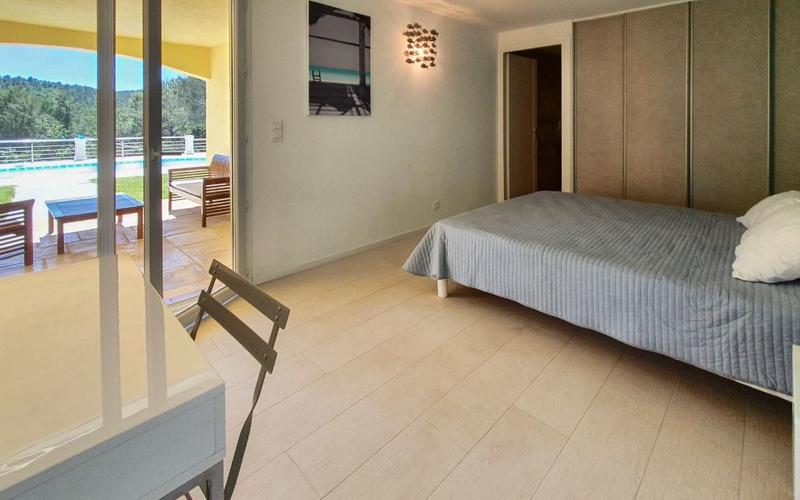 Villa - 325 m² - 5 pièces