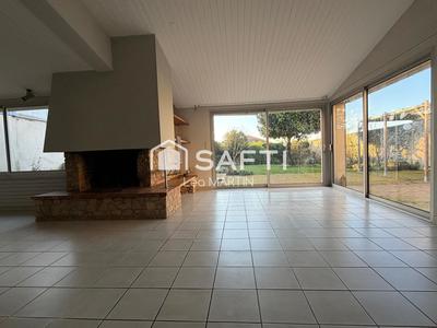 Maison - 214 m² - 8 pièces