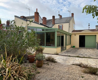 Maison - 102 m² - 4 pièces