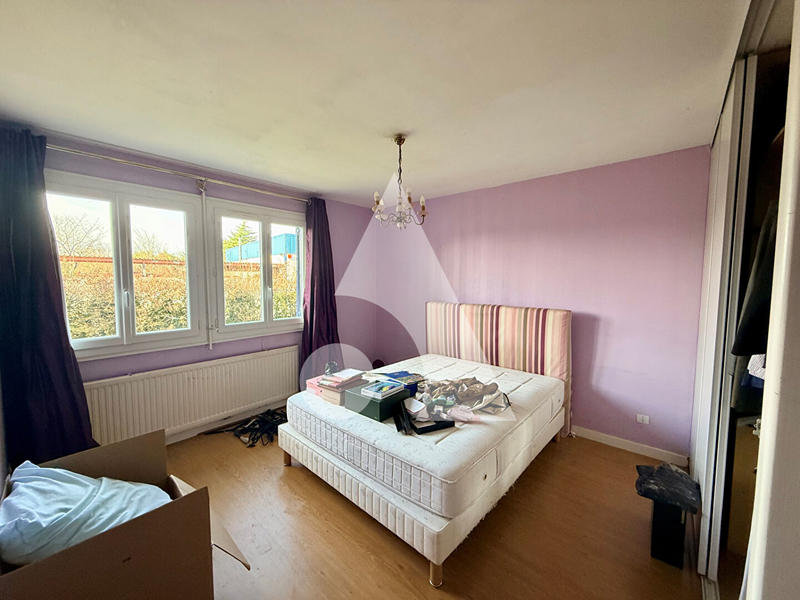 Maison - 90 m² - 5 pièces