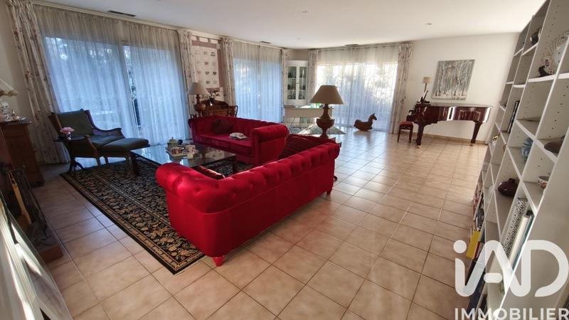 Maison - 215 m² - 5 pièces