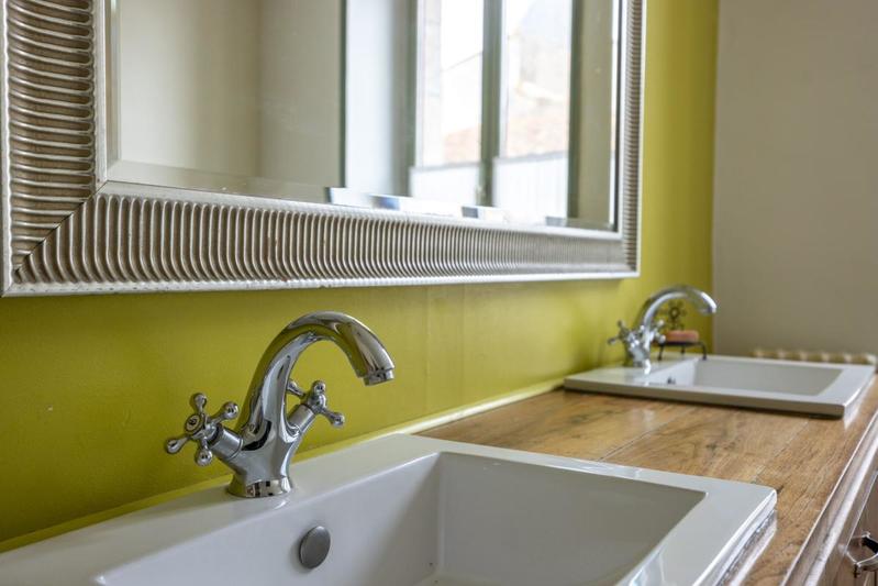 Propriété - 191 m² - 9 pièces