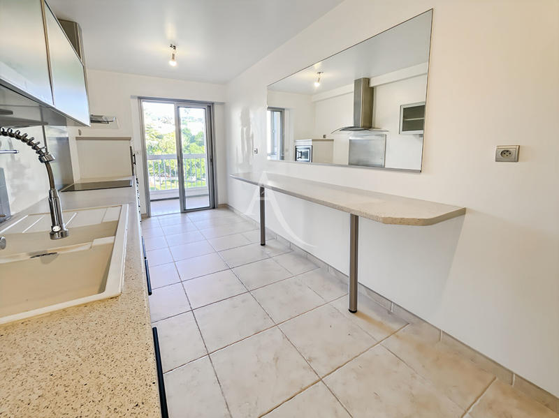 Appartement - 96 m² - 3 pièces