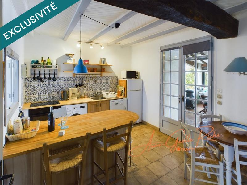 Maison - 300 m² - 16 pièces