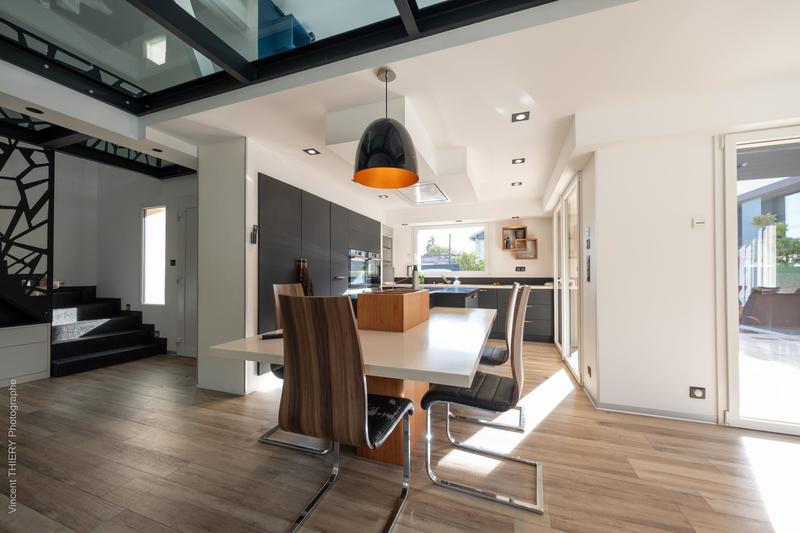 Maison - 234 m² - 5 pièces