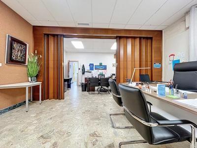 Local commercial - 164 m²