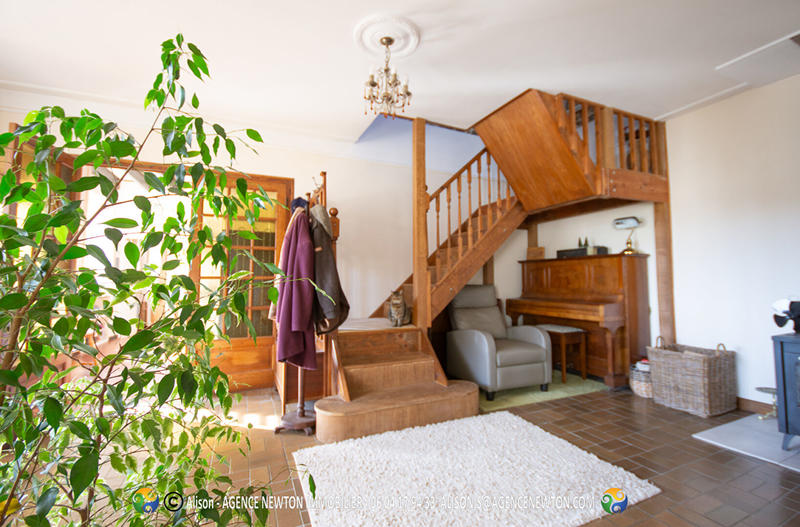 Maison - 227 m² - 10 pièces