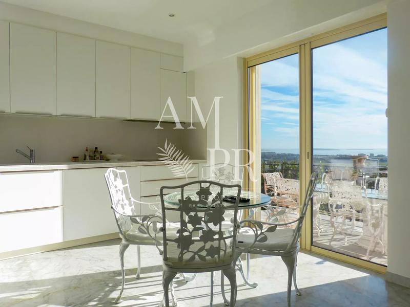 Villa - 220 m² - 8 pièces