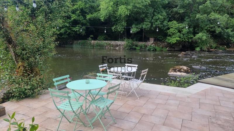 Moulin - 235 m² - 8 pièces