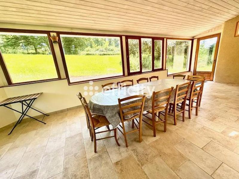 Maison - 220 m² - 10 pièces