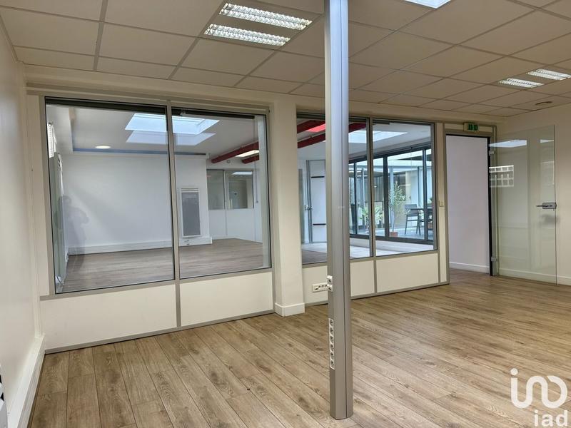 Bureau - 326 m² - 1 pièce