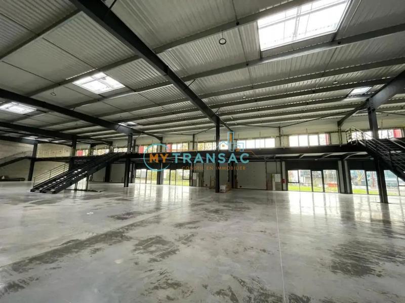 Local d'activité / Entrepôt - 378 m²