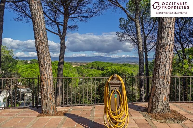 Propriété - 320 m² - 7 pièces