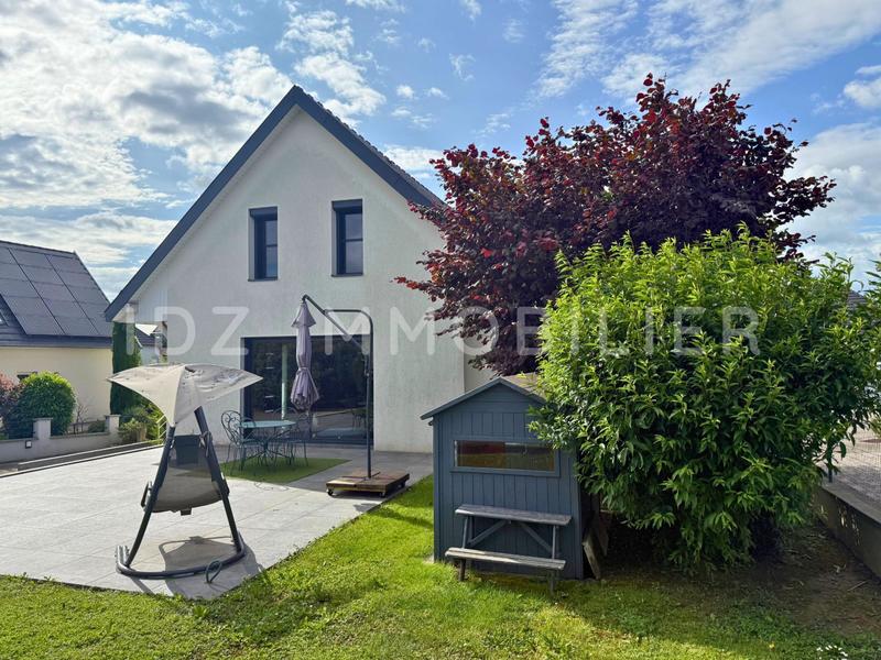 Maison traditionnelle - 144 m² - 6 pièces