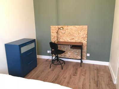 Appartement - 92 m² - 5 pièces