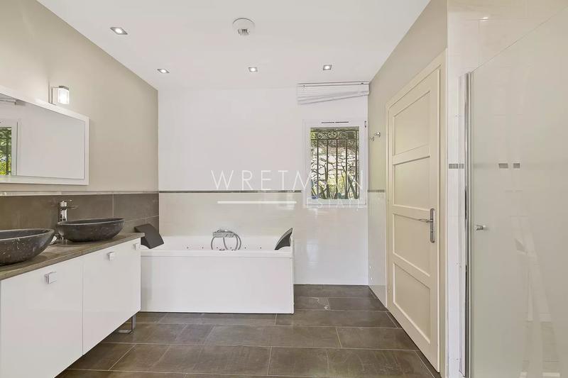 Villa - 400 m² - 10 pièces