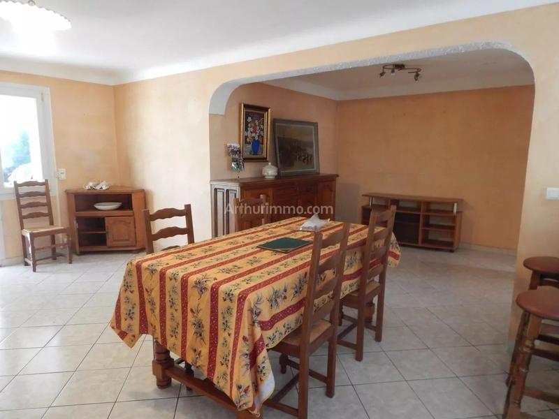 Maison - 218 m² - 8 pièces