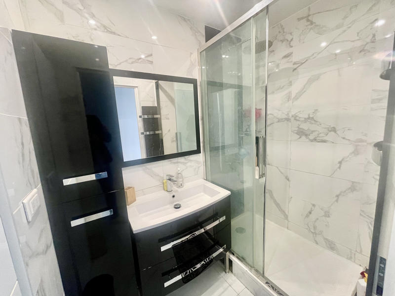 Appartement - 92 m² - 5 pièces