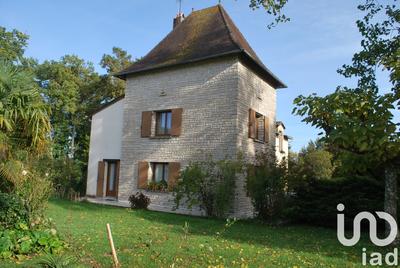 Maison - 230 m² - 11 pièces