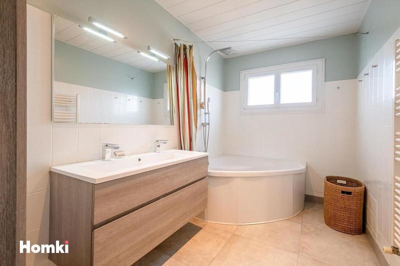 Maison - 171 m² - 6 pièces