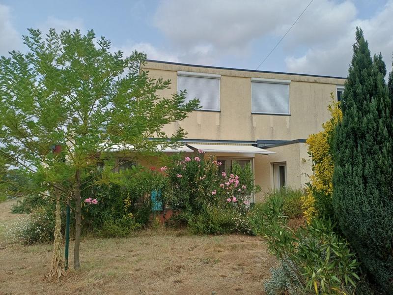 Maison - 207 m² - 9 pièces