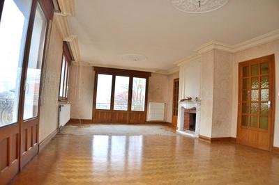 Maison - 209 m² - 10 pièces