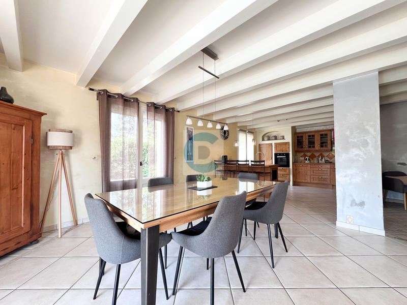 Maison - 137 m² - 5 pièces