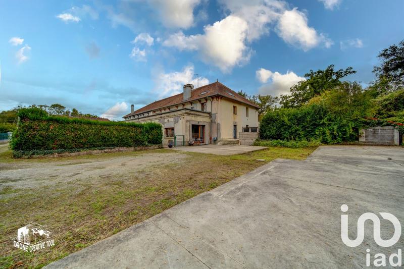 Maison - 227 m² - 8 pièces