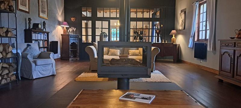 Maison - 379 m² - 4 pièces