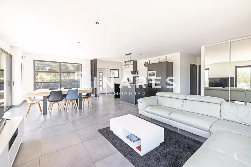 Maison - 156 m² - 5 pièces