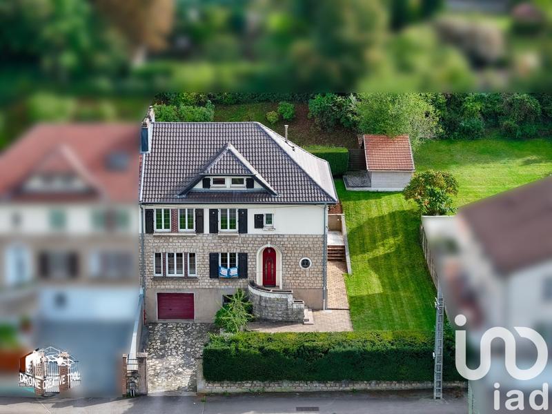 Maison - 242 m² - 7 pièces