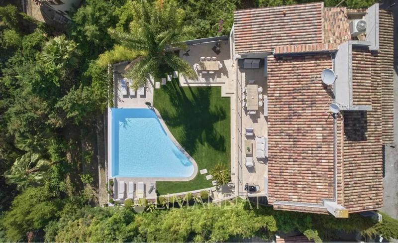 Villa - 320 m² - 6 pièces