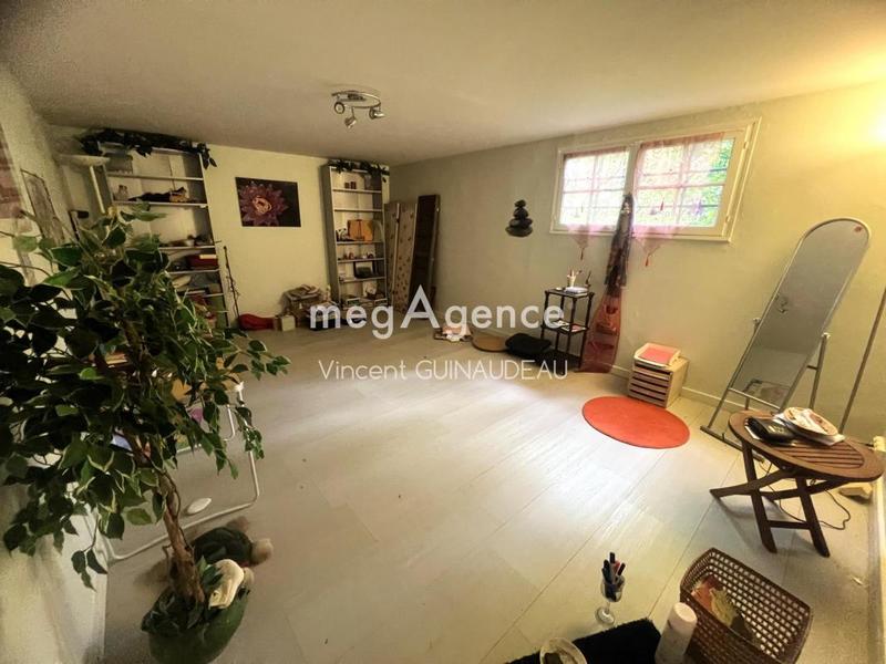 Maison - 220 m² - 11 pièces