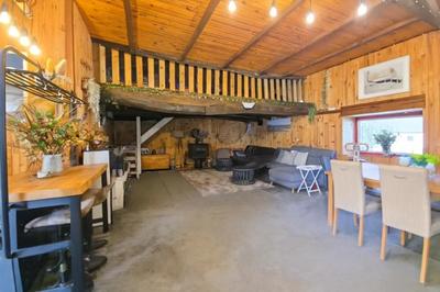 Maison - 230 m² - 6 pièces