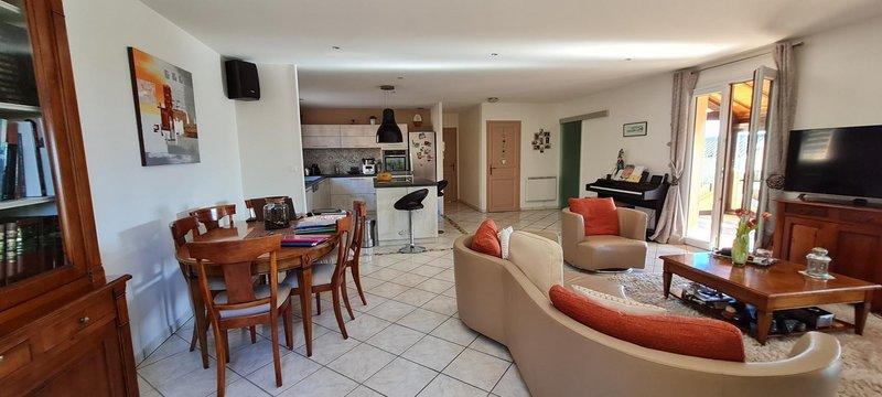 Maison - 200 m² - 10 pièces