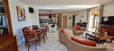 Maison - 200 m² - 10 pièces