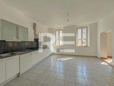 Appartement - 102 m² - 4 pièces