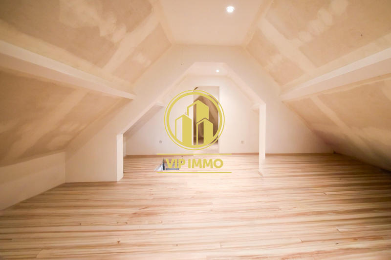 Maison - 241 m² - 6 pièces