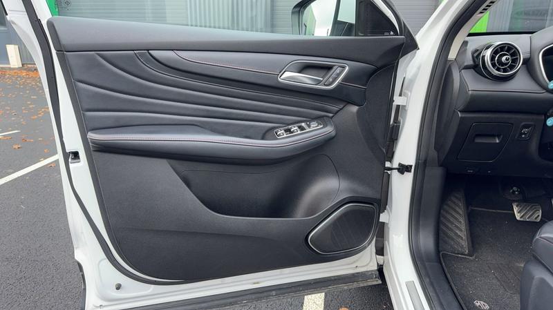 Mg Ehs 1.5 t-Gdi Plug in Hybrid 258 Luxury - Automatique Toit ouvrant