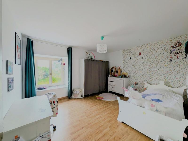 Maison - 213 m² - 7 pièces