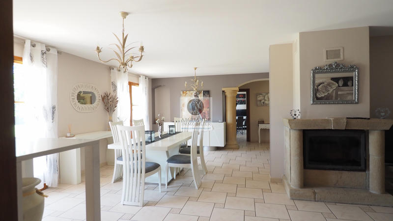 Maison - 179 m² - 7 pièces