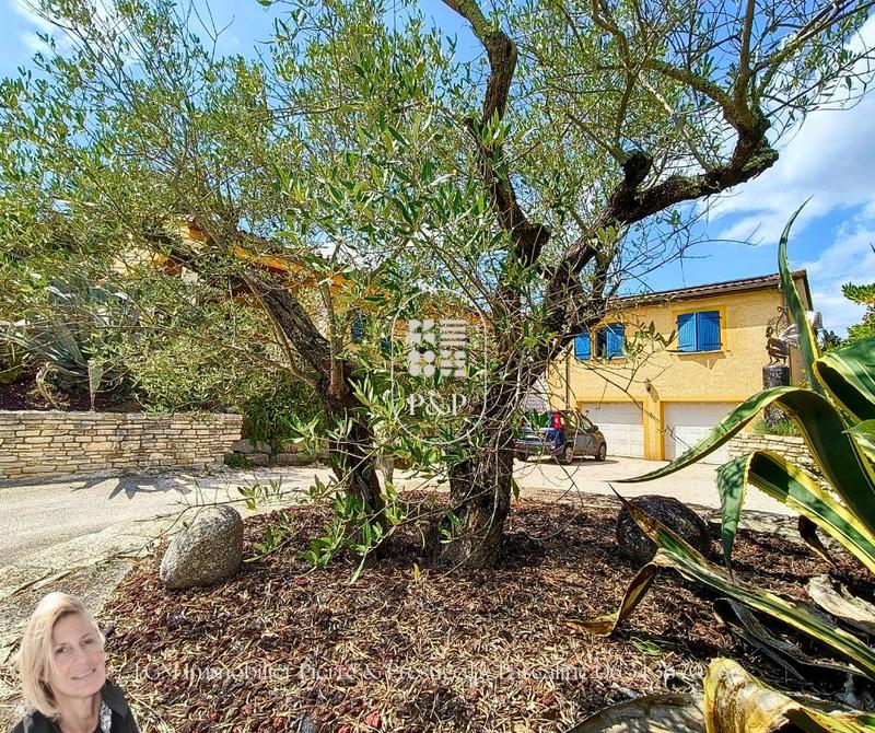 Maison - 202 m² - 6 pièces