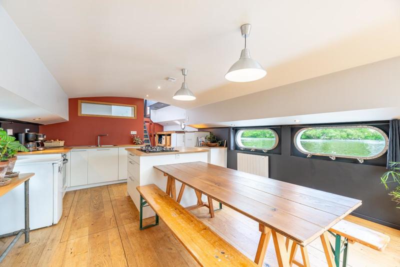 Appartement - 100 m² - 5 pièces