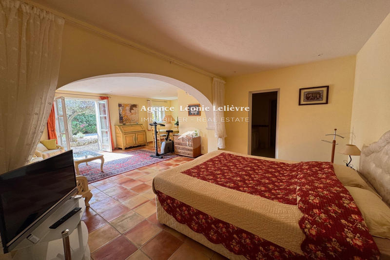 Maison - 213 m² - 7 pièces