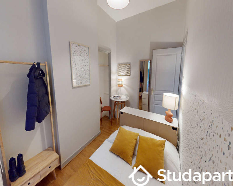 Chambre - 75 m² - 1 pièce